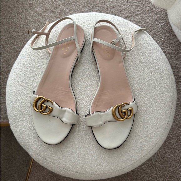 Gucci White and Gold Sandals with Iconic GG Logo - Picture 1 of 2